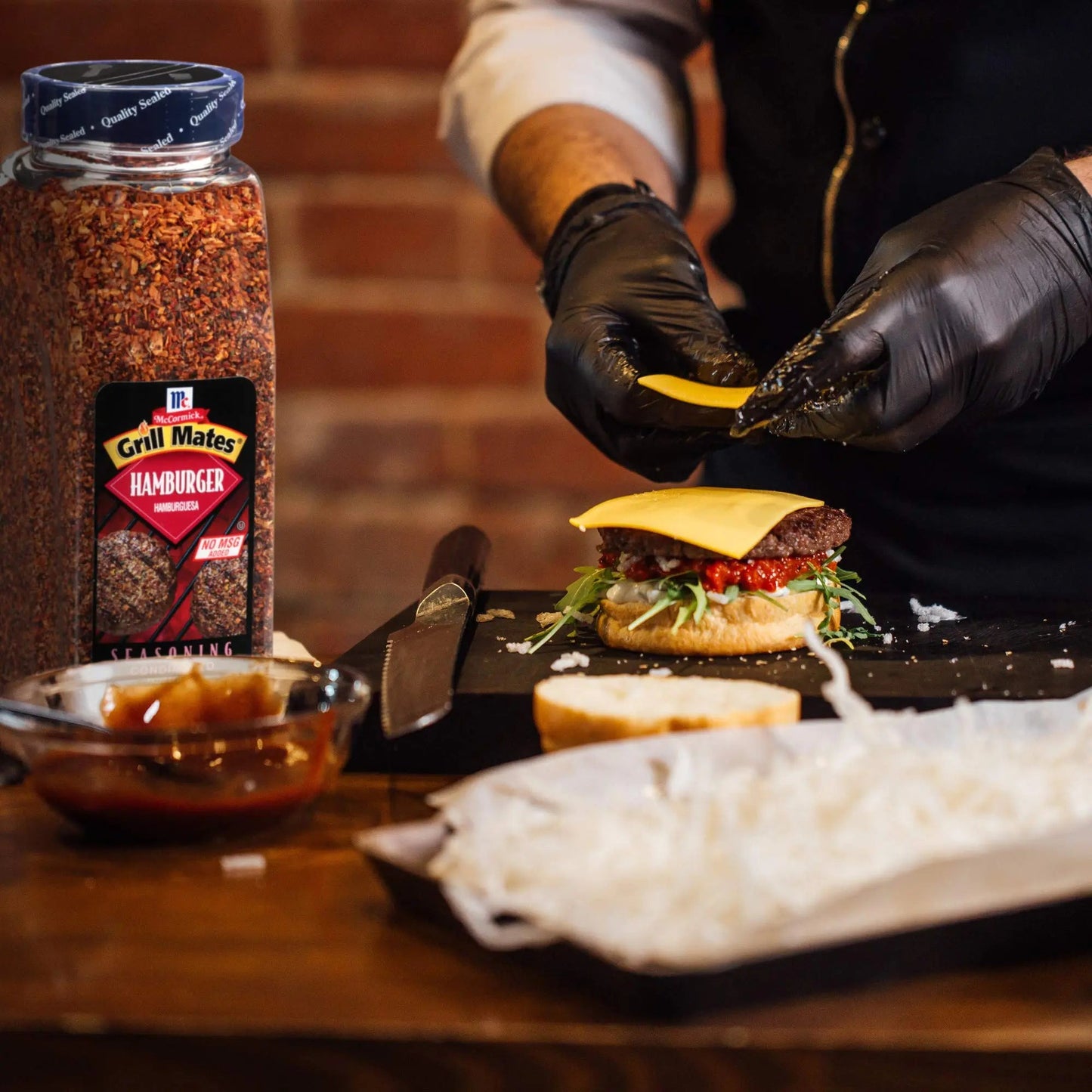 McCormick Grill Mates Hamburger Seasoning, 24 oz - One 24 Ounce Container of Hamburger Seasoning Mix with Bold Blend of Ground Peppers, Onion and Savory Garlic - Fresh Hearth